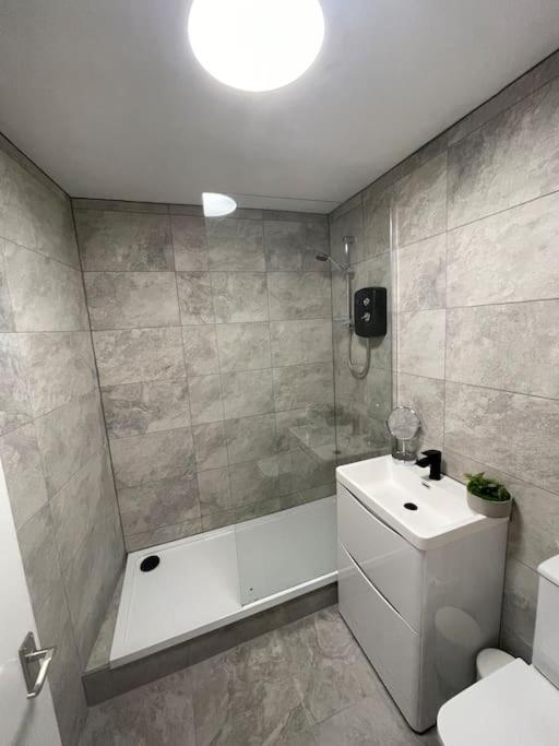 Modern 2 Bedroom City Apartment Глазго Экстерьер фото